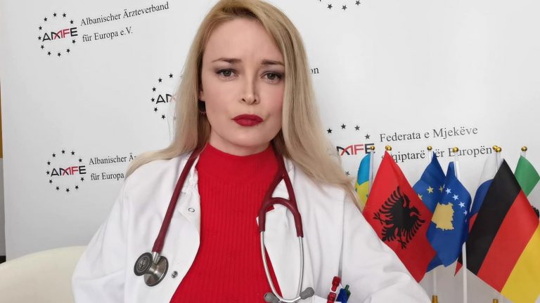 Vaksinat sot ne Kosove dhe Shqiperi merite edhe e Federates se Mjekeve Shqiptare ne Evrope. Dr.Aurora Dollenberg i shkruan BE-së ne Bruksel Vaksinat sot ne Kosove dhe Shqiperi merite edhe e Federates se Mjekeve Shqiptare ne Evrope. Dr.Aurora Dollenberg i shkruan BE-së ne Bruksel