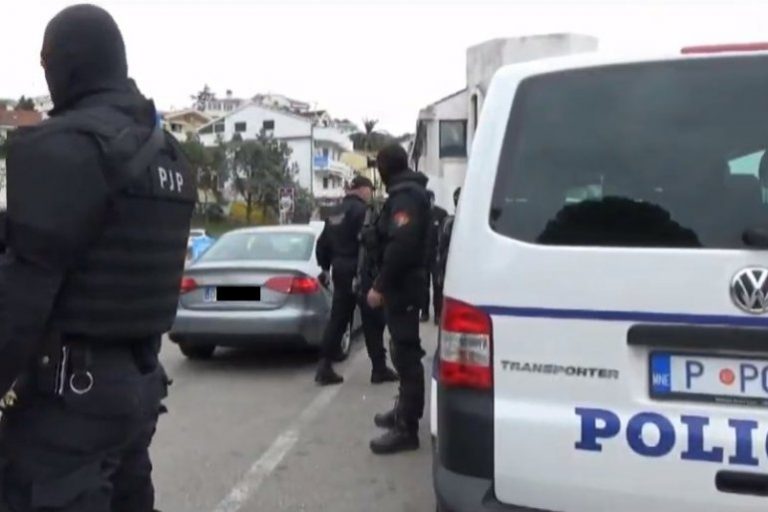 Interpol arreston bosin e narko-mafisë nga Shqipëria Interpol arreston bosin e narko-mafisë nga Shqipëria