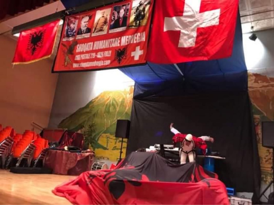 Komuniteti Shqiptare Ne Zvicer Sot Votuan Dhe Festuan Diten Nacionale Të Shqiperise Me Flamurin