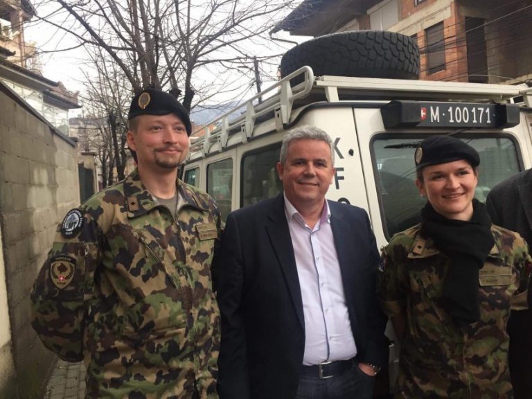 Situata frazhile ne Kosovë / Edhe Zvicra rrit numrin e forcave në rajon nga 190 ne 235 ushtare te Swisscoy-it Situata frazhile ne Kosovë / Edhe Zvicra rrit numrin e forcave në rajon nga 190 ne 235 ushtare te Swisscoy-it
