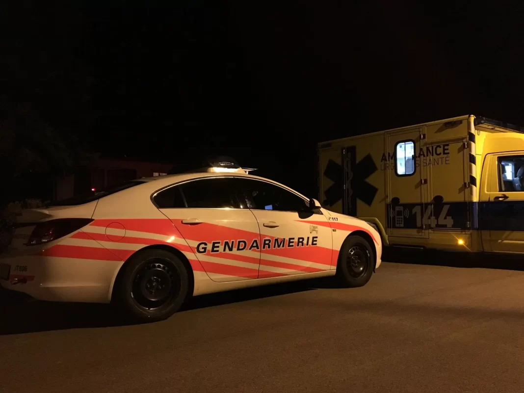 8BABF85A-23F1-4C46-B5C4-5A8AB2BDEF59