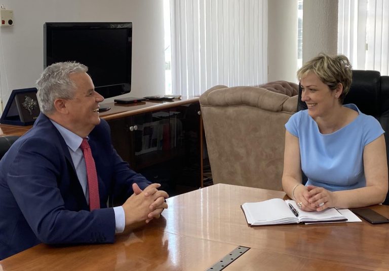 Nje delegacion nga Presheva pas Uashingtonit, vizite zyrtare treditore institucioneve te larta evropiane (BE, PE dhe KE) ne Bruksel dhe Strasbourg Nje delegacion nga Presheva pas Uashingtonit, vizite zyrtare treditore institucioneve te larta evropiane (BE, PE dhe KE) ne Bruksel dhe Strasbourg