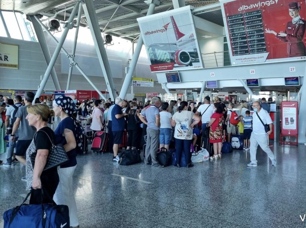 4E6B7449-4C8E-4E44-A208-F360407957BF