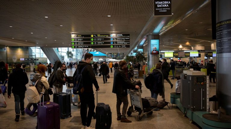 Serbia ishte një strehë për shumë rusë, por aktivistët rusë thonë se nuk ndihen më të sigurt në Serbi, po largohen nga Beogradi Serbia ishte një strehë për shumë rusë, por aktivistët rusë thonë se nuk ndihen më të sigurt në Serbi, po largohen nga Beogradi