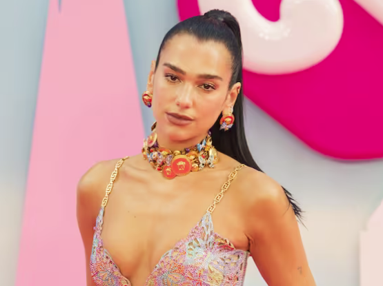 Gazeta zvicerane: Dua Lipa, sërish beqare. Qenka ndarë nga i dashuri Romain Gavras Gazeta zvicerane: Dua Lipa, sërish beqare. Qenka ndarë nga i dashuri Romain Gavras
