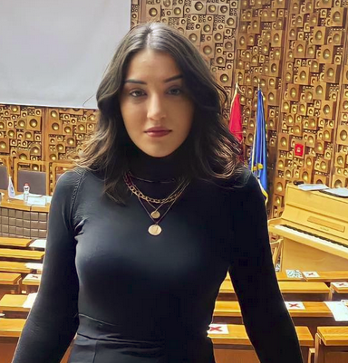 ellaaaa