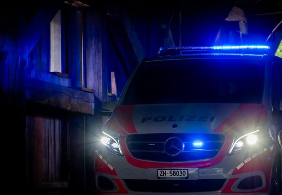 Cfarë po ndodhë me kosovarët?! Edhe ne Zvicër dhunë. Policia arreston pesë te rinjë që sulmuan një 17-vjecar. I ranë në kokë « pa isaf », duke i shkaktuar lëndime të rënda?! Cfarë po ndodhë me kosovarët?! Edhe ne Zvicër dhunë. Policia arreston pesë te rinjë që sulmuan një 17-vjecar. I ranë në kokë « pa isaf », duke i shkaktuar lëndime të rënda?!