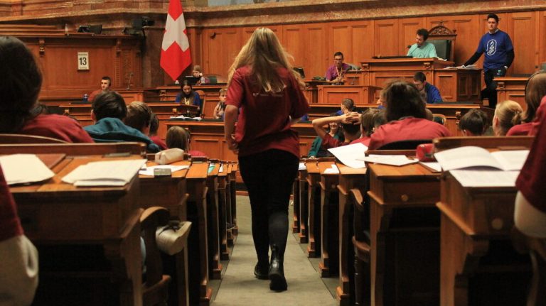 Zvicra refuzon t’u jepë të drejtën e votës 16-vjeçarëve Zvicra refuzon t’u jepë të drejtën e votës 16-vjeçarëve