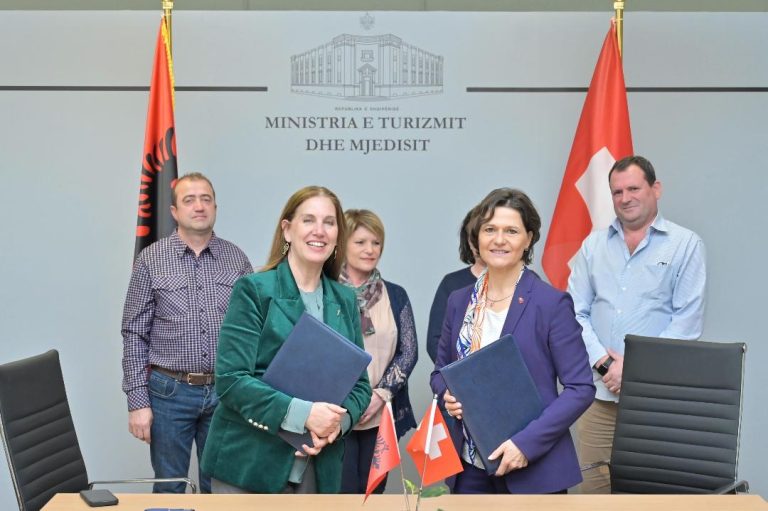 Shqiperi, nis projekti i ri për menaxhimin e zjarreve me mbështetje nga qeveria zvicerane Shqiperi, nis projekti i ri për menaxhimin e zjarreve me mbështetje nga qeveria zvicerane