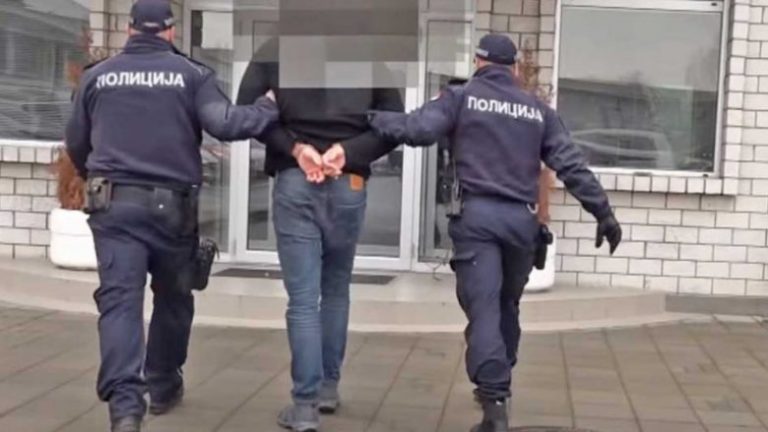Arrestohen 17 persona në Serbi, falsifikonin dokumente të pronave të serbëve për shqiptarët nga Kosova Arrestohen 17 persona në Serbi, falsifikonin dokumente të pronave të serbëve për shqiptarët nga Kosova