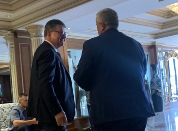 Bisedë me të dërguarin e BE-së / Gazetari, Lajcakut: Kërkesat për Kosoven a janë shantazhe dhe te eksagjeruara, sikur kosovaret të kishin dhunuar 20 mije serbe? Bisedë me të dërguarin e BE-së / Gazetari, Lajcakut: Kërkesat për Kosoven a janë shantazhe dhe te eksagjeruara, sikur kosovaret të kishin dhunuar 20 mije serbe?