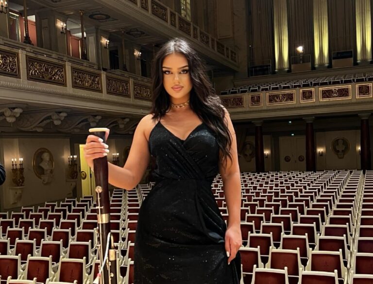 Belinda Mehana, the bassoonist from Kosovo excelled at the International Classical Music Festival at the « Konzerthaus » in Berlin, returns from Germany with gratitude Belinda Mehana, the bassoonist from Kosovo excelled at the International Classical Music Festival at the « Konzerthaus » in Berlin, returns from Germany with gratitude