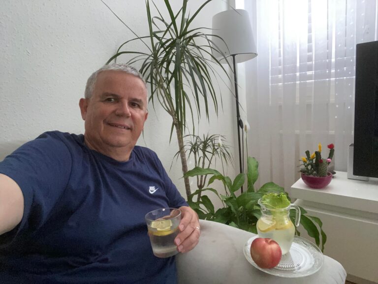 Kam pirë ujë me limon çdo ditë për një muaj gjate verës dhe kjo është ajo që ka ndryshuar vërtetë Kam pirë ujë me limon çdo ditë për një muaj gjate verës dhe kjo është ajo që ka ndryshuar vërtetë