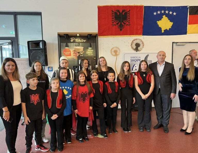 Ne qytetin Hanau të Gjermanisë u hap edhe nje shkollë e re shqipe Ne qytetin Hanau të Gjermanisë u hap edhe nje shkollë e re shqipe