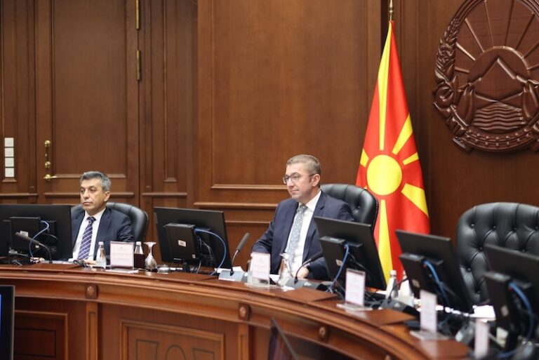 Zv.kryeministri: Izet Mexhiti: Qeveria vendosi të ndalet online bixhozi në Maqedoninë e Veriut Zv.kryeministri: Izet Mexhiti: Qeveria vendosi të ndalet online bixhozi në Maqedoninë e Veriut
