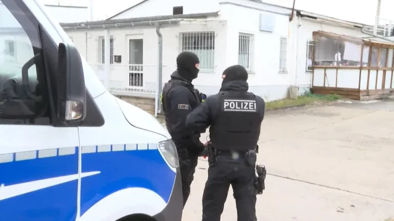 Shërbimi serket gjerman: Rreth 27,000 ekstremistë islamikë në Gjermani, aty edhe shqiptarë Shërbimi serket gjerman: Rreth 27,000 ekstremistë islamikë në Gjermani, aty edhe shqiptarë