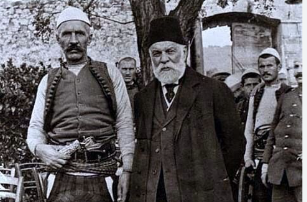 Sot me 23 shtator ka ndodhur ne Maqedoni..permendet Ismajl Qemajli dhe Isa Boletini Sot me 23 shtator ka ndodhur ne Maqedoni..permendet Ismajl Qemajli dhe Isa Boletini