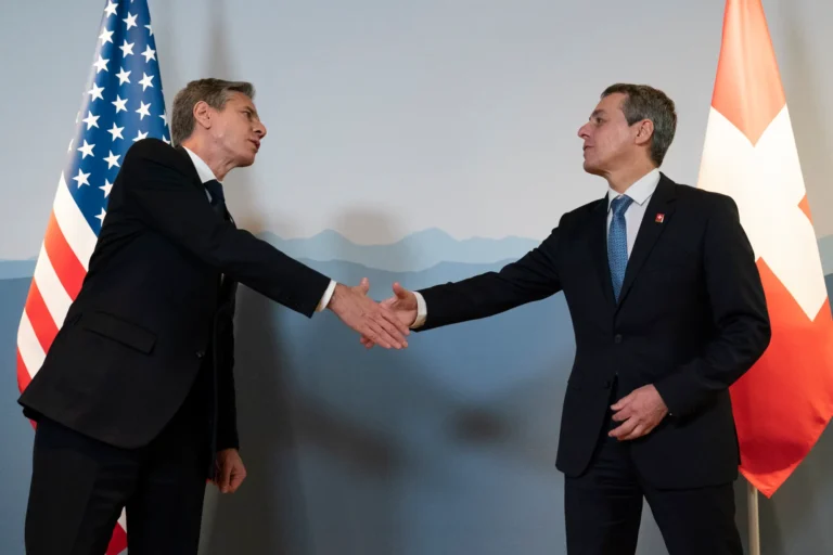 Politika dhe diplomacia / Zvicra është e shqetësuar, por kurrë nuk e dënon Izraelin Politika dhe diplomacia / Zvicra është e shqetësuar, por kurrë nuk e dënon Izraelin