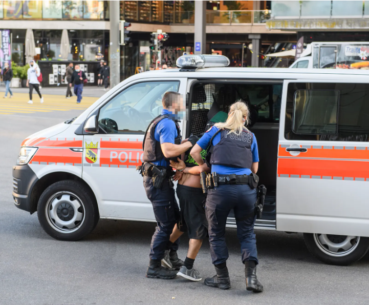 poliiifg